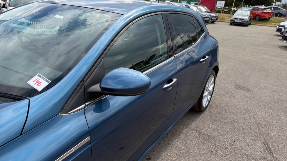 Renault Megane 1.3 TCE Iconic 5dr Petrol Hatchback - Image 41