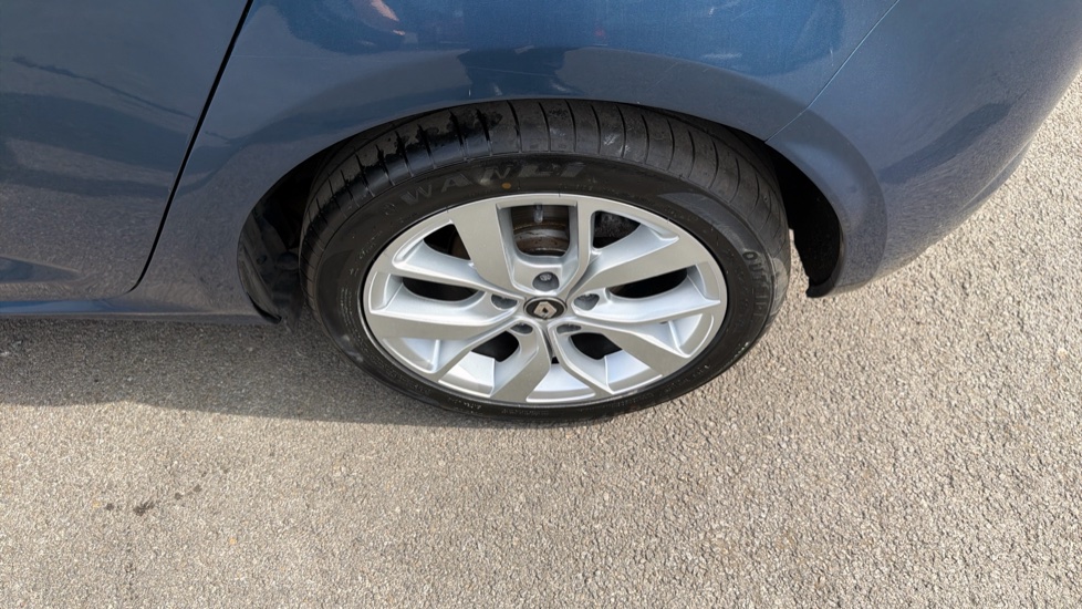 Renault Megane 1.3 TCE Iconic 5dr Petrol Hatchback - Image 42