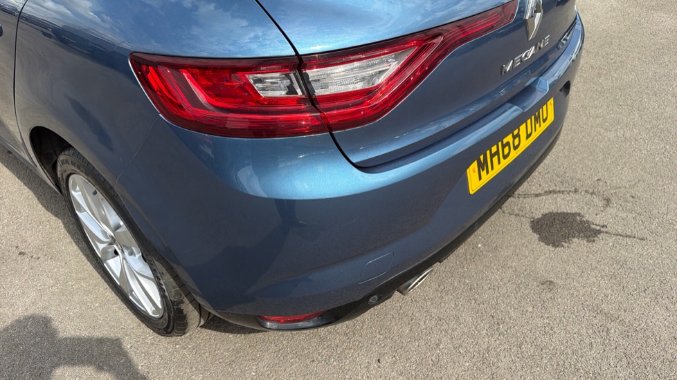 Renault Megane 1.3 TCE Iconic 5dr Petrol Hatchback - Image 43