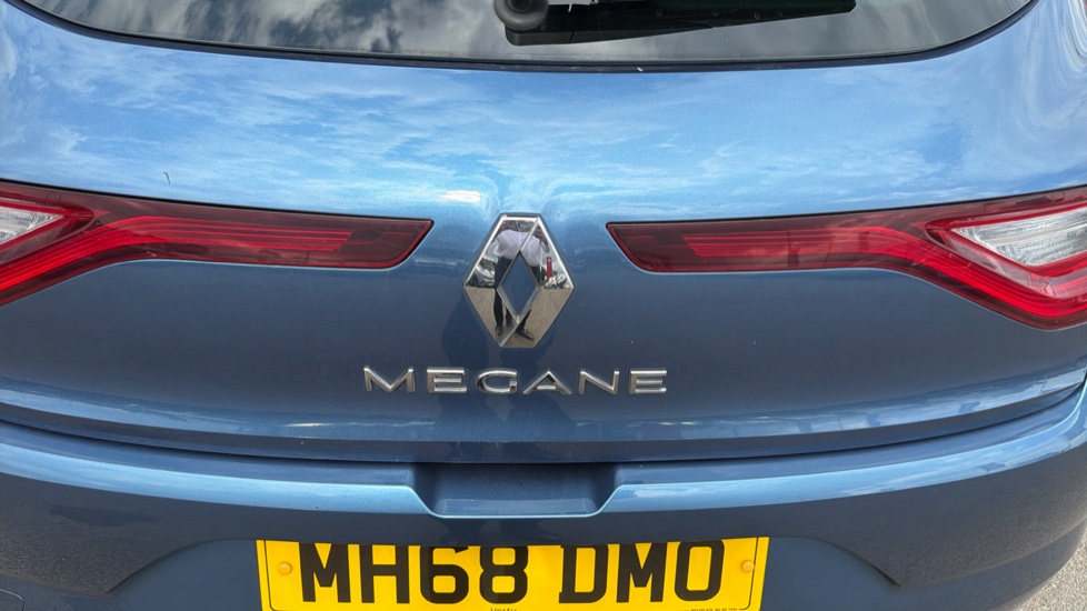 Renault Megane 1.3 TCE Iconic 5dr Petrol Hatchback - Image 44