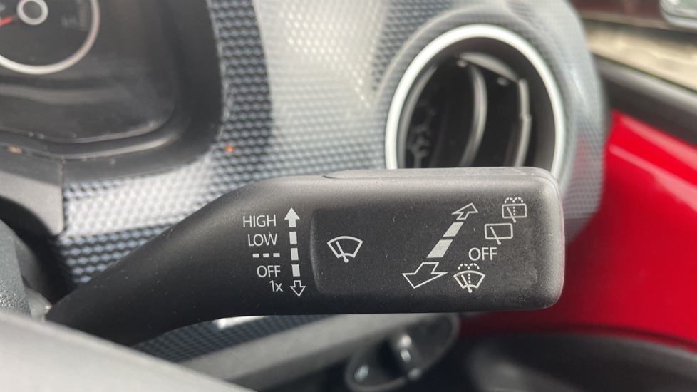 Volkswagen Up 1.0 Move Up 5dr [Start Stop] Petrol Hatchback - Image 21