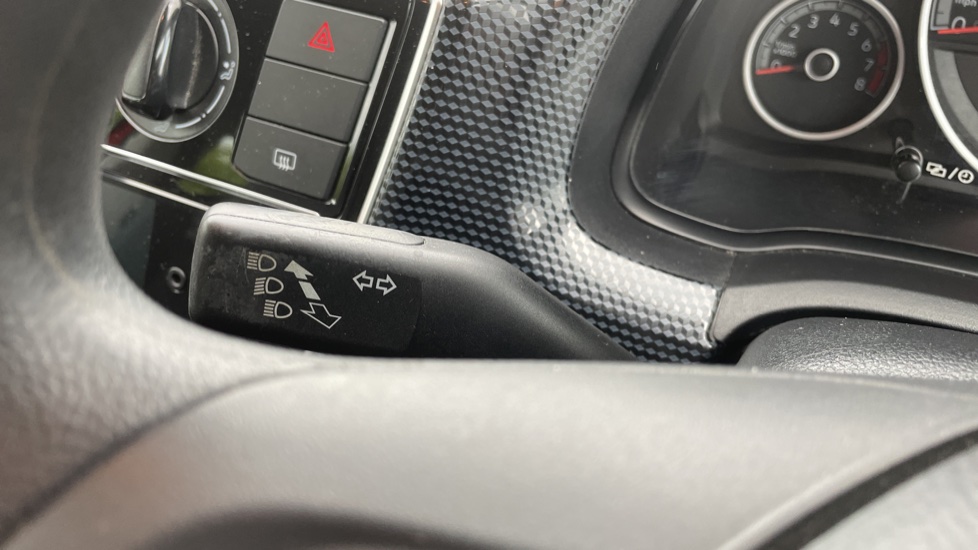 Volkswagen Up 1.0 Move Up 5dr [Start Stop] Petrol Hatchback - Image 22