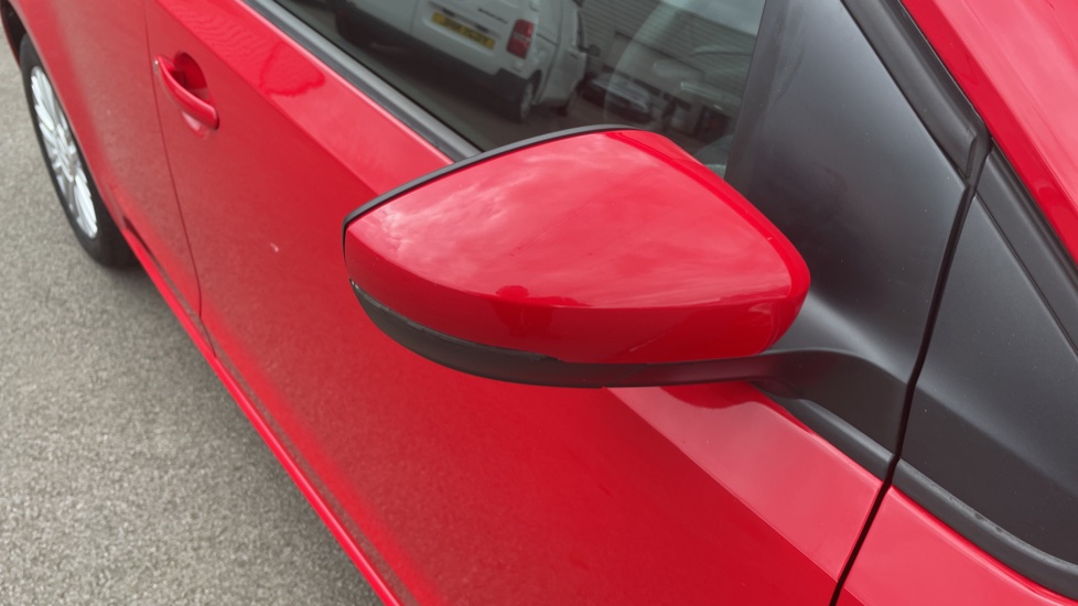 Volkswagen Up 1.0 Move Up 5dr [Start Stop] Petrol Hatchback - Image 34