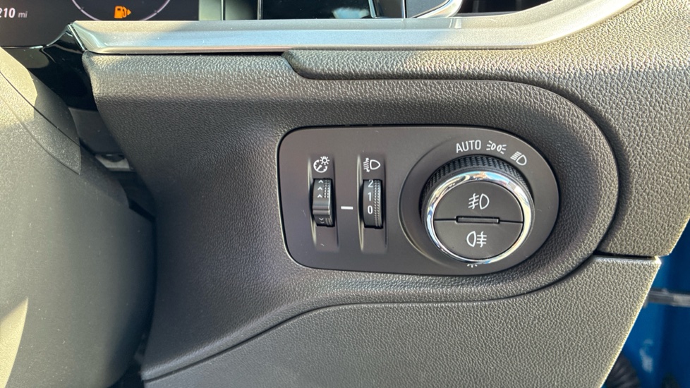 Vauxhall Grandland 1.2 Turbo Ultimate 5dr Petrol Hatchback - Image 28