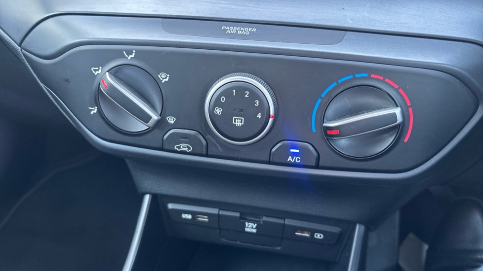 Hyundai i20 1.0T GDi 48V MHD SE Connect 5dr Petrol Hatchback - Image 26