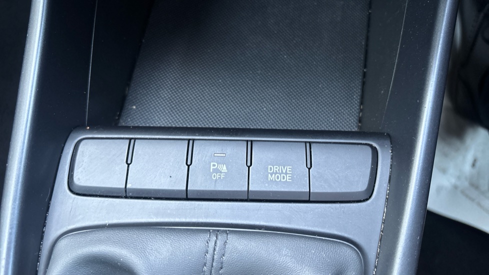 Hyundai i20 1.0T GDi 48V MHD SE Connect 5dr Petrol Hatchback - Image 28