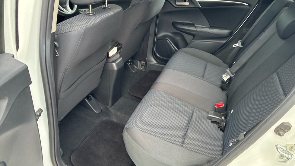 Honda Jazz 1.3 i-VTEC SE 5dr Petrol Hatchback - Image 16