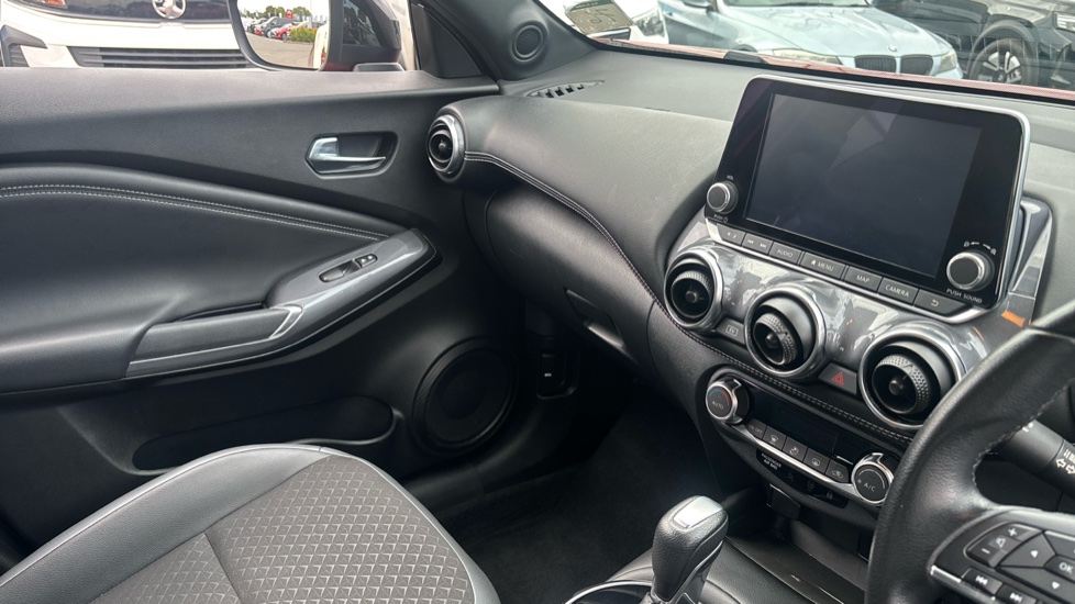 Nissan Juke 1.6 Hybrid N-Connecta 5dr Auto Hybrid Hatchback - Image 14