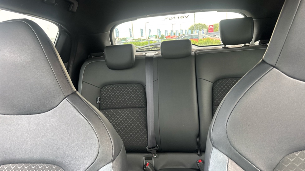 Nissan Juke 1.6 Hybrid N-Connecta 5dr Auto Hybrid Hatchback - Image 15