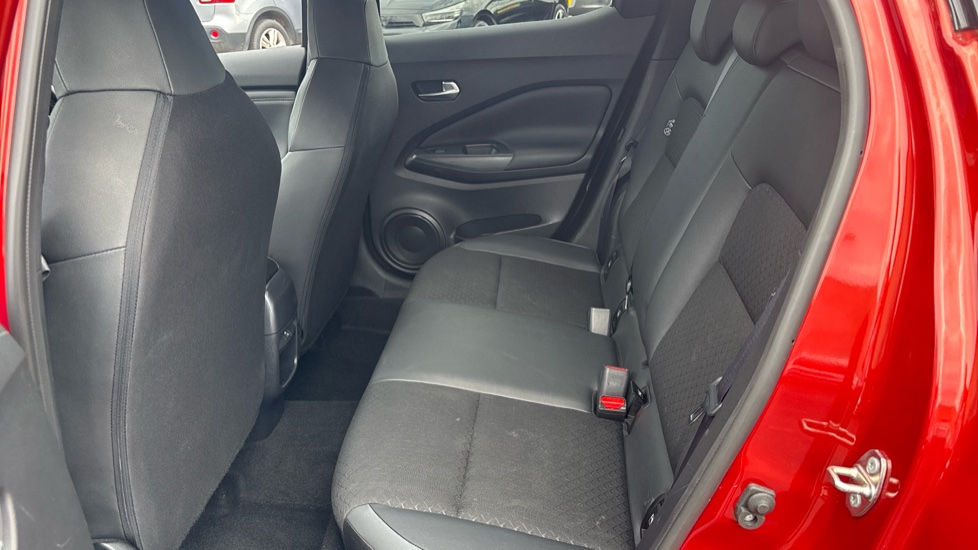 Nissan Juke 1.6 Hybrid N-Connecta 5dr Auto Hybrid Hatchback - Image 16