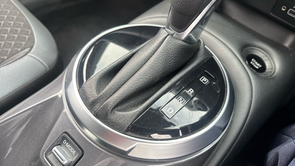 Nissan Juke 1.6 Hybrid N-Connecta 5dr Auto Hybrid Hatchback - Image 31