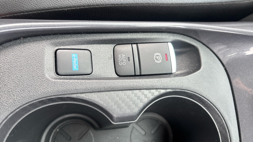 Nissan Juke 1.6 Hybrid N-Connecta 5dr Auto Hybrid Hatchback - Image 33