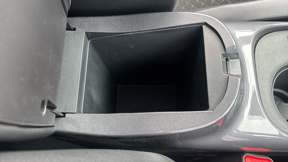 Nissan Juke 1.6 Hybrid N-Connecta 5dr Auto Hybrid Hatchback - Image 37