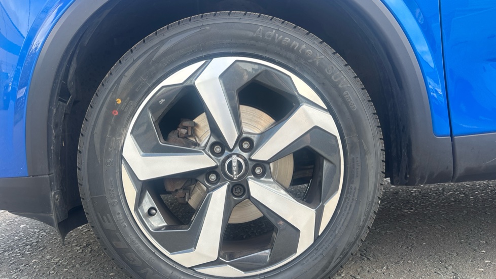 Nissan Qashqai 1.3 DiG-T MH N-Connecta 5dr Petrol Hatchback - Image 7