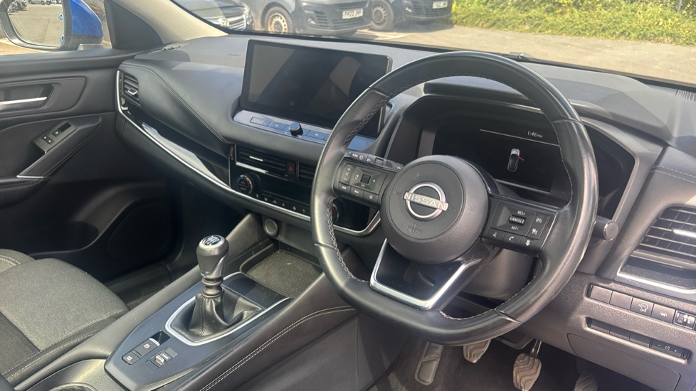 Nissan Qashqai 1.3 DiG-T MH N-Connecta 5dr Petrol Hatchback - Image 11
