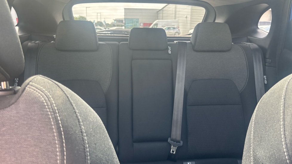 Nissan Qashqai 1.3 DiG-T MH N-Connecta 5dr Petrol Hatchback - Image 15