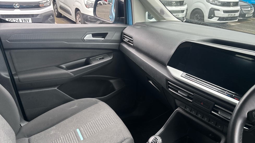Ford Tourneo Connect 1.5 EcoBoost Active 5dr Petrol Estate - Image 14