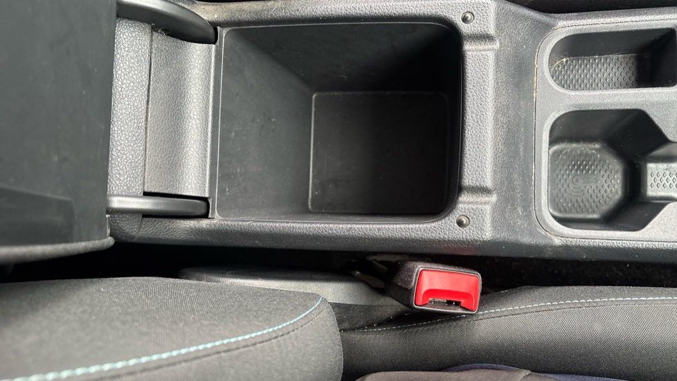 Ford Tourneo Connect 1.5 EcoBoost Active 5dr Petrol Estate - Image 33