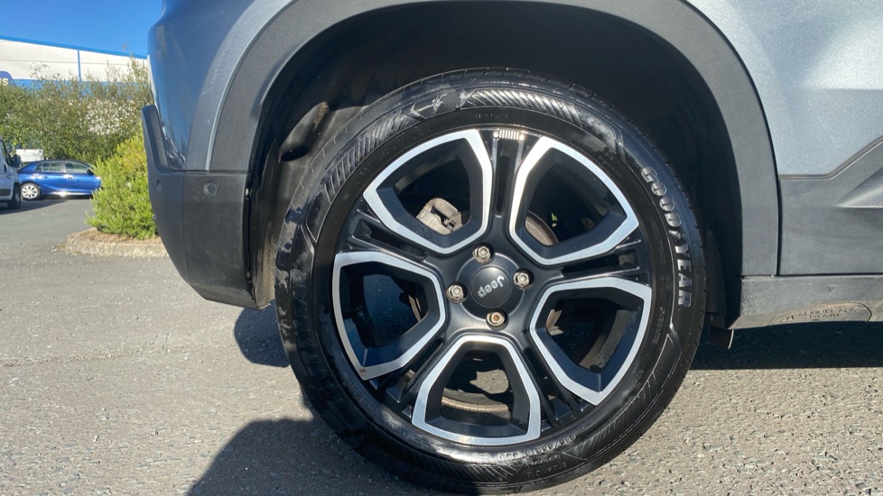 Jeep Avenger 1.2 Summit 5dr Petrol Hatchback - Image 7