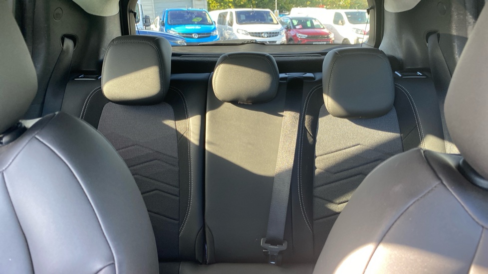 Jeep Avenger 1.2 Summit 5dr Petrol Hatchback - Image 15