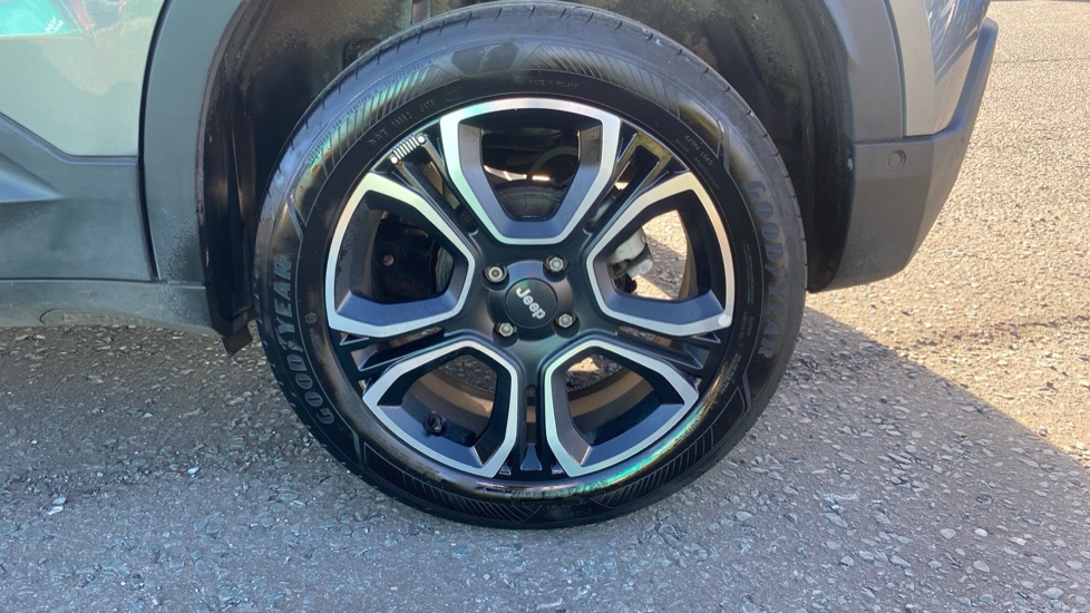 Jeep Avenger 1.2 Summit 5dr Petrol Hatchback - Image 28