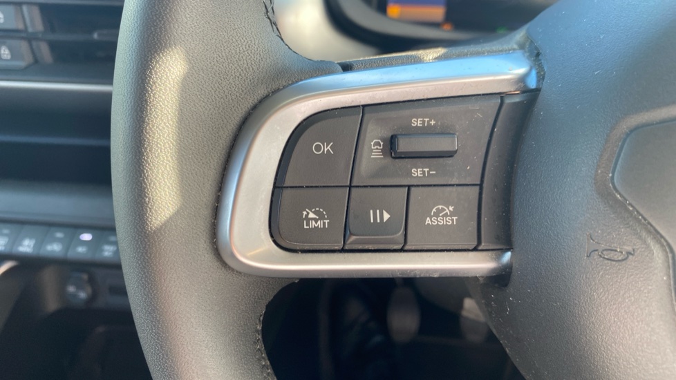 Jeep Avenger 1.2 Summit 5dr Petrol Hatchback - Image 31