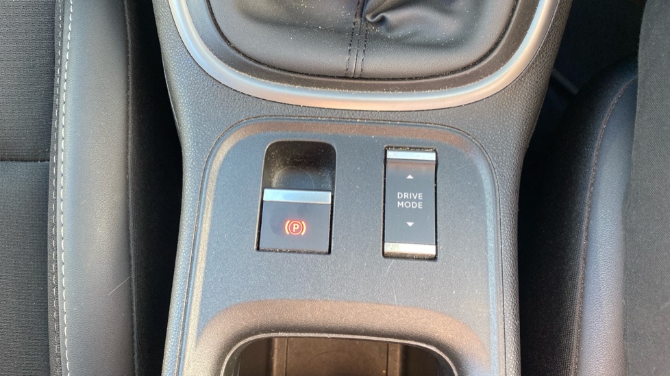 Jeep Avenger 1.2 Summit 5dr Petrol Hatchback - Image 36