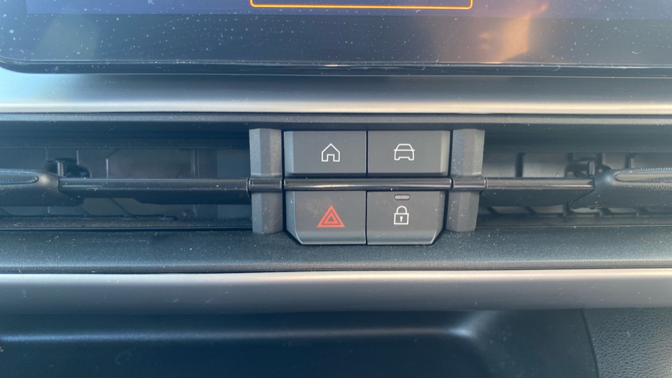 Jeep Avenger 1.2 Summit 5dr Petrol Hatchback - Image 38