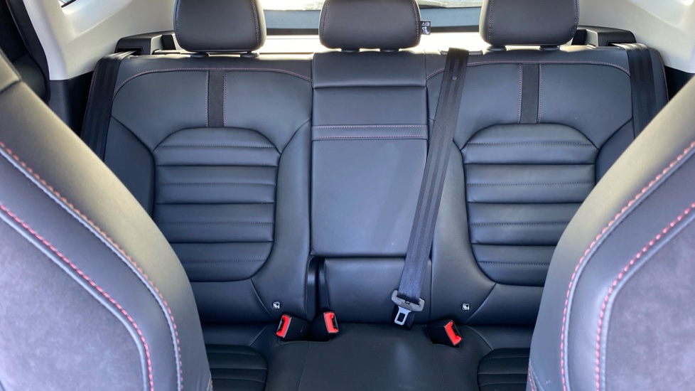 MG HS 1.5 T-GDI Trophy 5dr DCT Petrol Hatchback - Image 15
