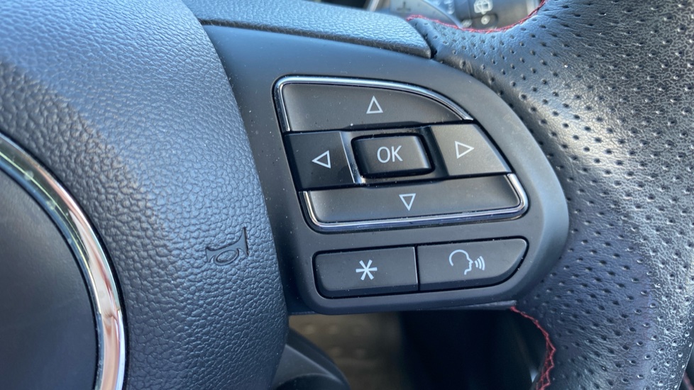 MG HS 1.5 T-GDI Trophy 5dr DCT Petrol Hatchback - Image 24