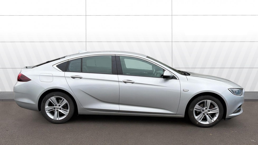Vauxhall Insignia 1.6 Turbo D ecoTec Tech Line Nav 5dr Diesel Hatchback - Image 5