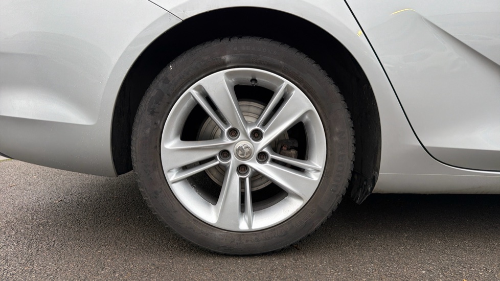 Vauxhall Insignia 1.6 Turbo D ecoTec Tech Line Nav 5dr Diesel Hatchback - Image 7