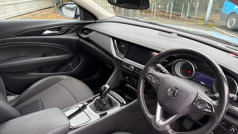 Vauxhall Insignia 1.6 Turbo D ecoTec Tech Line Nav 5dr Diesel Hatchback - Image 14