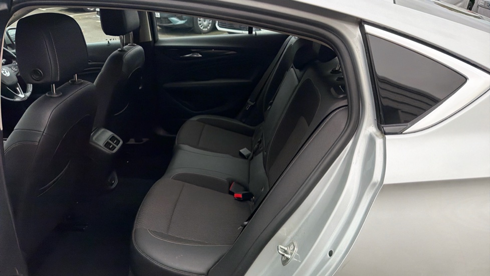 Vauxhall Insignia 1.6 Turbo D ecoTec Tech Line Nav 5dr Diesel Hatchback - Image 16