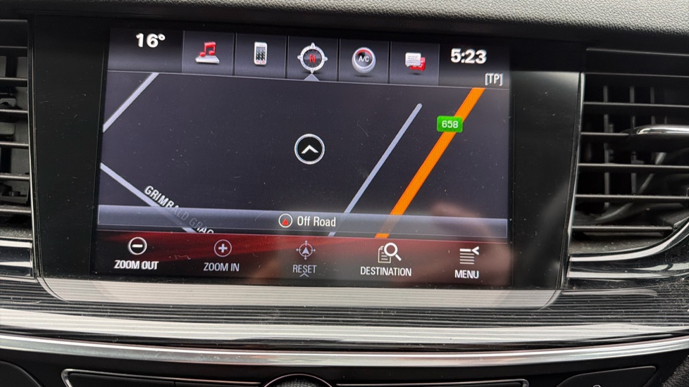 Vauxhall Insignia 1.6 Turbo D ecoTec Tech Line Nav 5dr Diesel Hatchback - Image 21