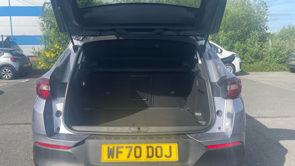 Vauxhall Grandland X 1.2 Turbo SRi Nav 5dr Petrol Hatchback - Image 4