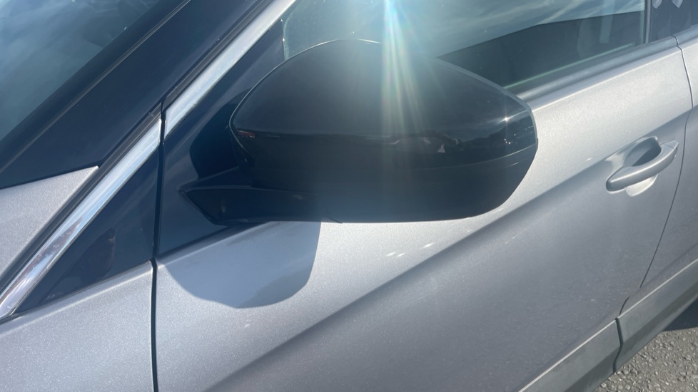 Vauxhall Grandland X 1.2 Turbo SRi Nav 5dr Petrol Hatchback - Image 40