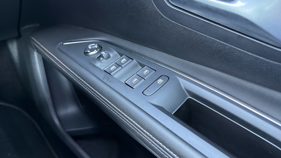 Peugeot 5008 1.5 BlueHDi GT 5dr EAT8 Diesel Estate - Image 32