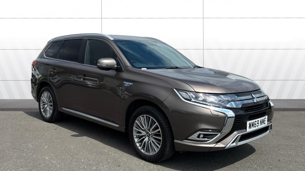 Mitsubishi Outlander 2.4 PHEV Exceed 5dr Auto Estate - Image 1