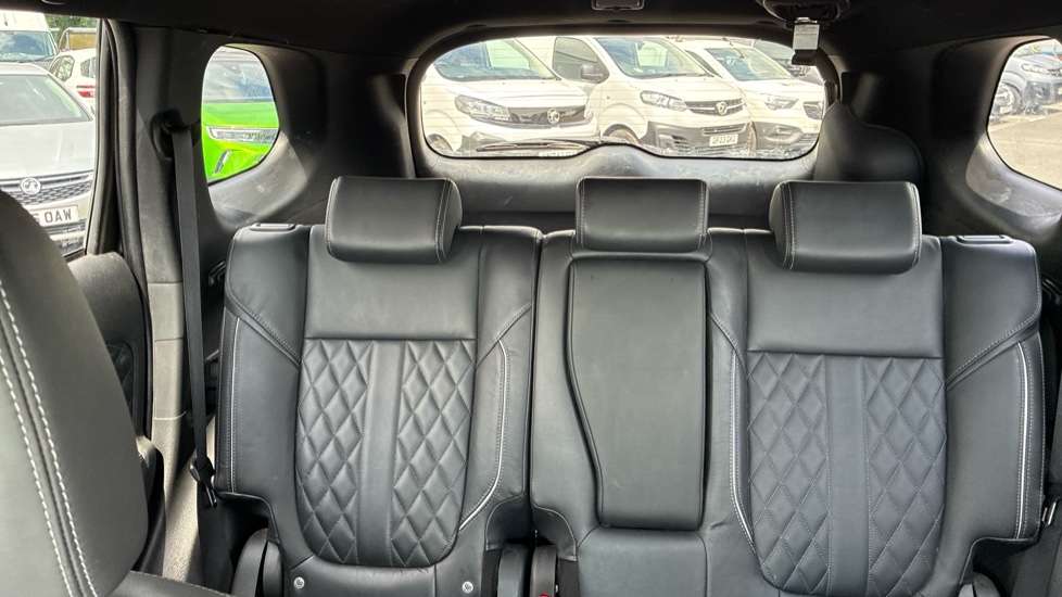 Mitsubishi Outlander 2.4 PHEV Exceed 5dr Auto Estate - Image 10