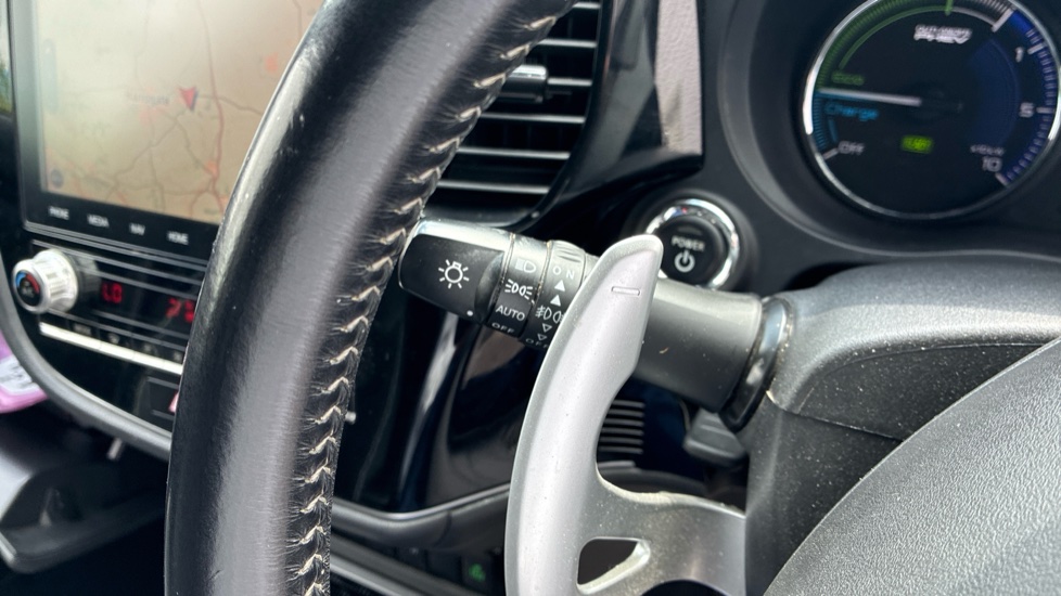 Mitsubishi Outlander 2.4 PHEV Exceed 5dr Auto Estate - Image 27
