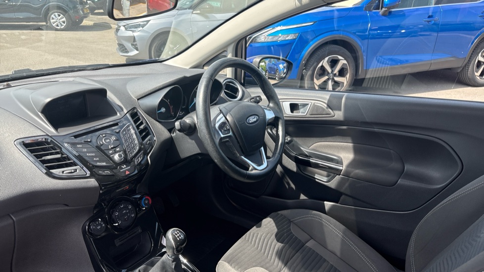 Ford Fiesta 1.25 82 Zetec 3dr Petrol Hatchback - Image 9
