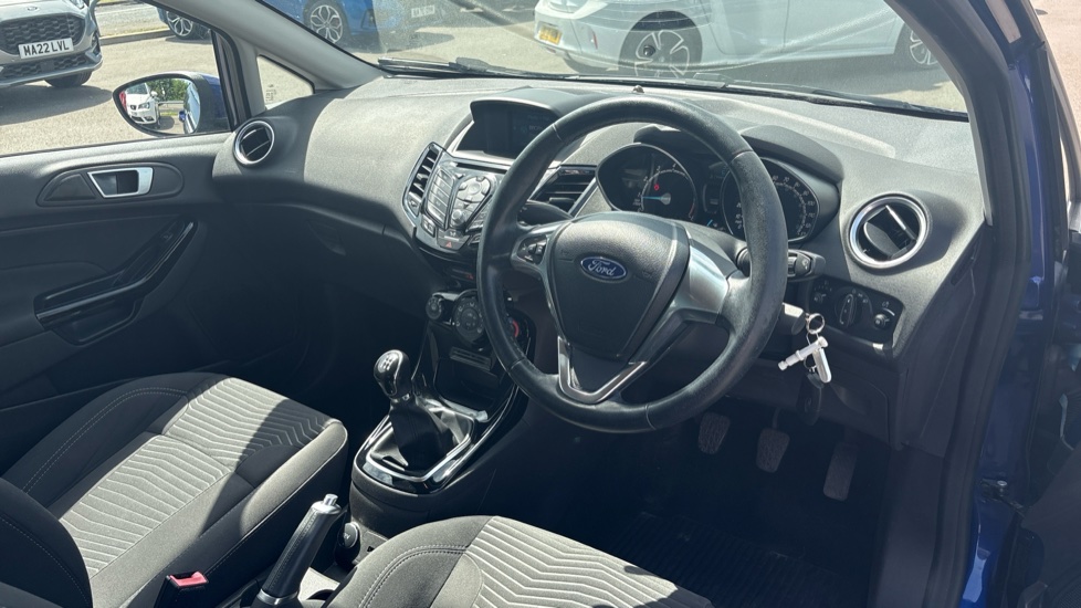 Ford Fiesta 1.25 82 Zetec 3dr Petrol Hatchback - Image 11