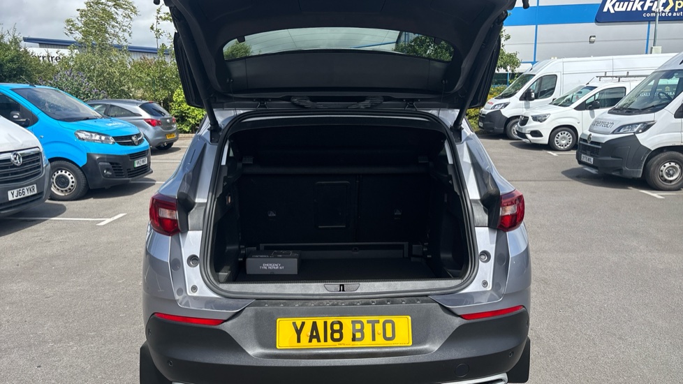 Vauxhall Grandland X 1.2 Turbo Sport Nav 5dr Petrol Hatchback - Image 4