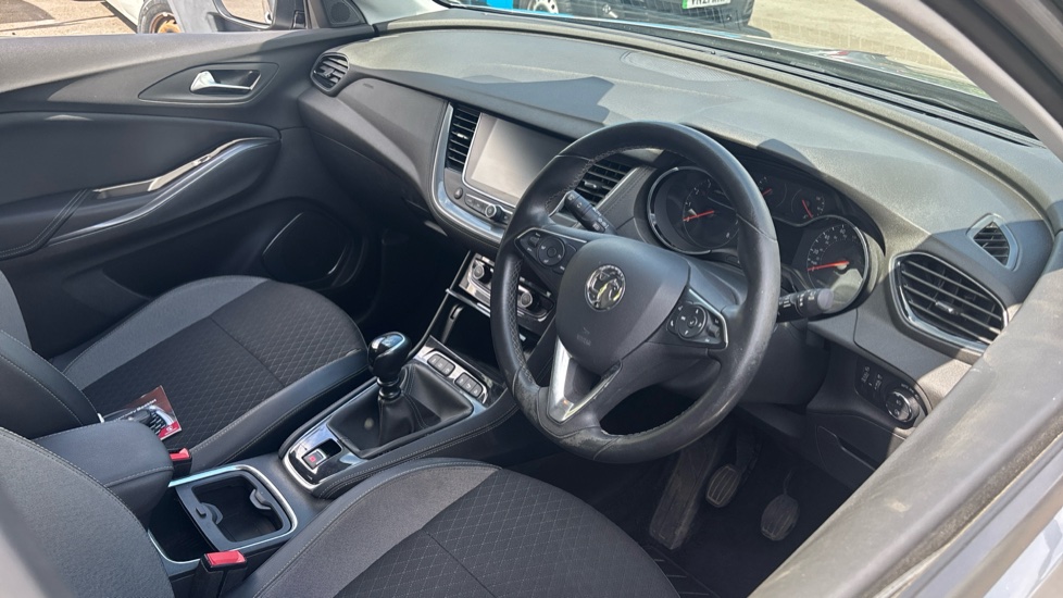 Vauxhall Grandland X 1.2 Turbo Sport Nav 5dr Petrol Hatchback - Image 11