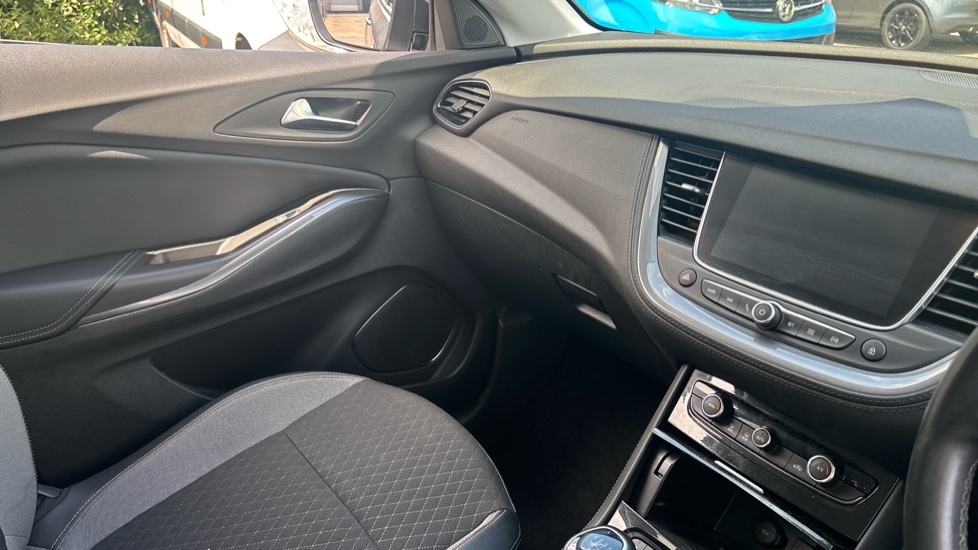 Vauxhall Grandland X 1.2 Turbo Sport Nav 5dr Petrol Hatchback - Image 14