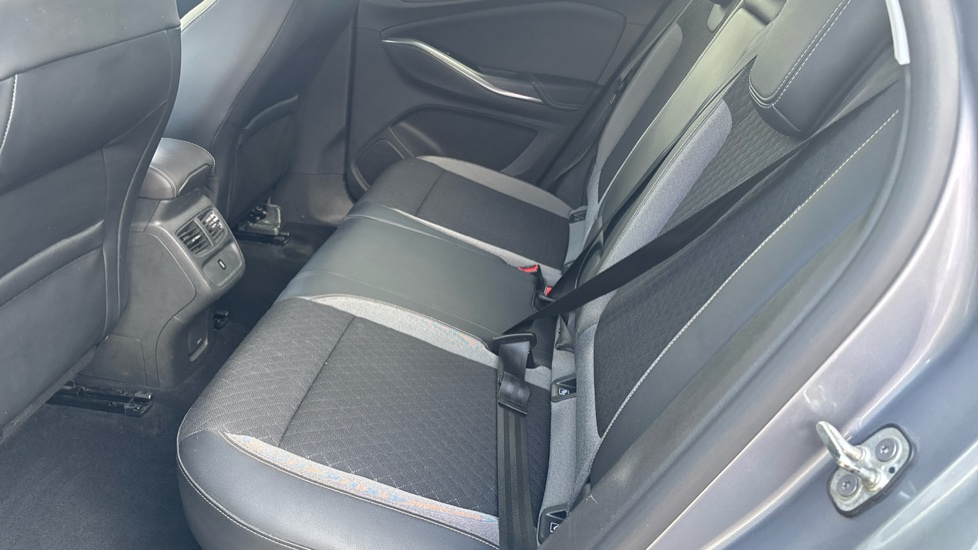 Vauxhall Grandland X 1.2 Turbo Sport Nav 5dr Petrol Hatchback - Image 16