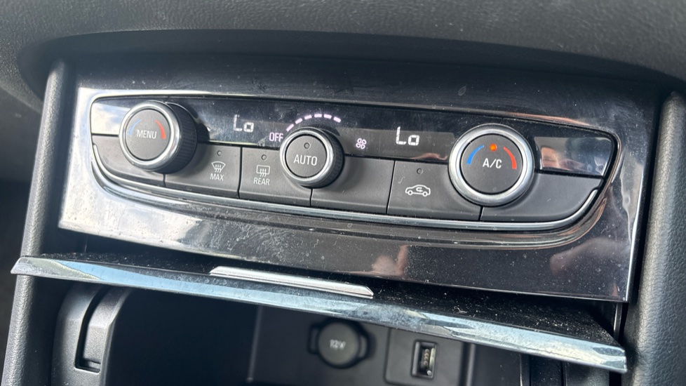 Vauxhall Grandland X 1.2 Turbo Sport Nav 5dr Petrol Hatchback - Image 27
