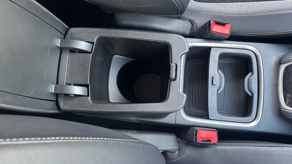 Vauxhall Grandland X 1.2 Turbo Sport Nav 5dr Petrol Hatchback - Image 32