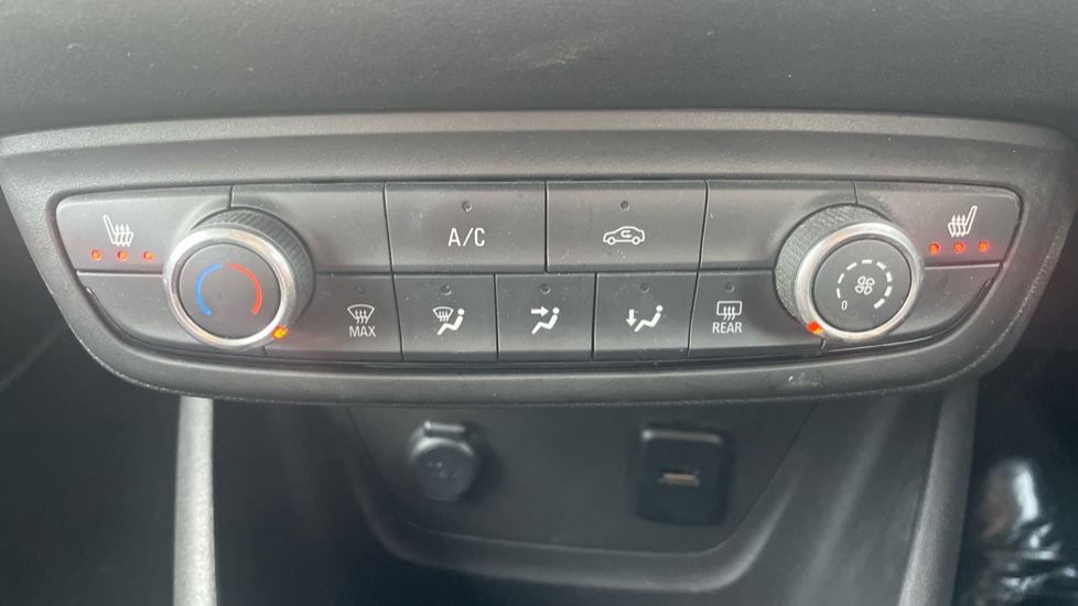 Vauxhall Crossland 1.2 Turbo Design 5dr Petrol Hatchback - Image 25